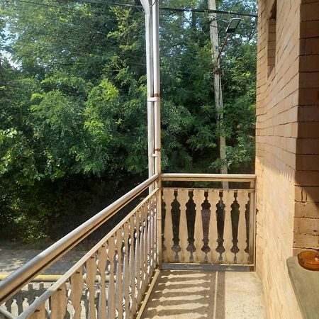 Guest House Roma 쿠타이시 외부 사진