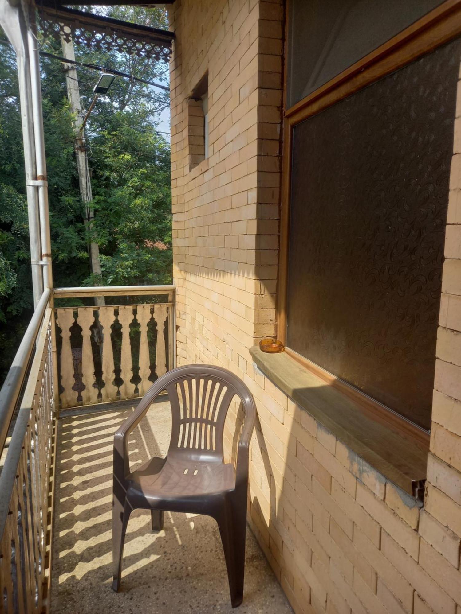 Guest House Roma 쿠타이시 외부 사진